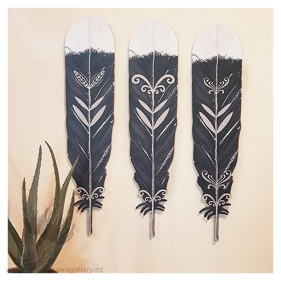 Wall Art – Printed Huia Feathers Set