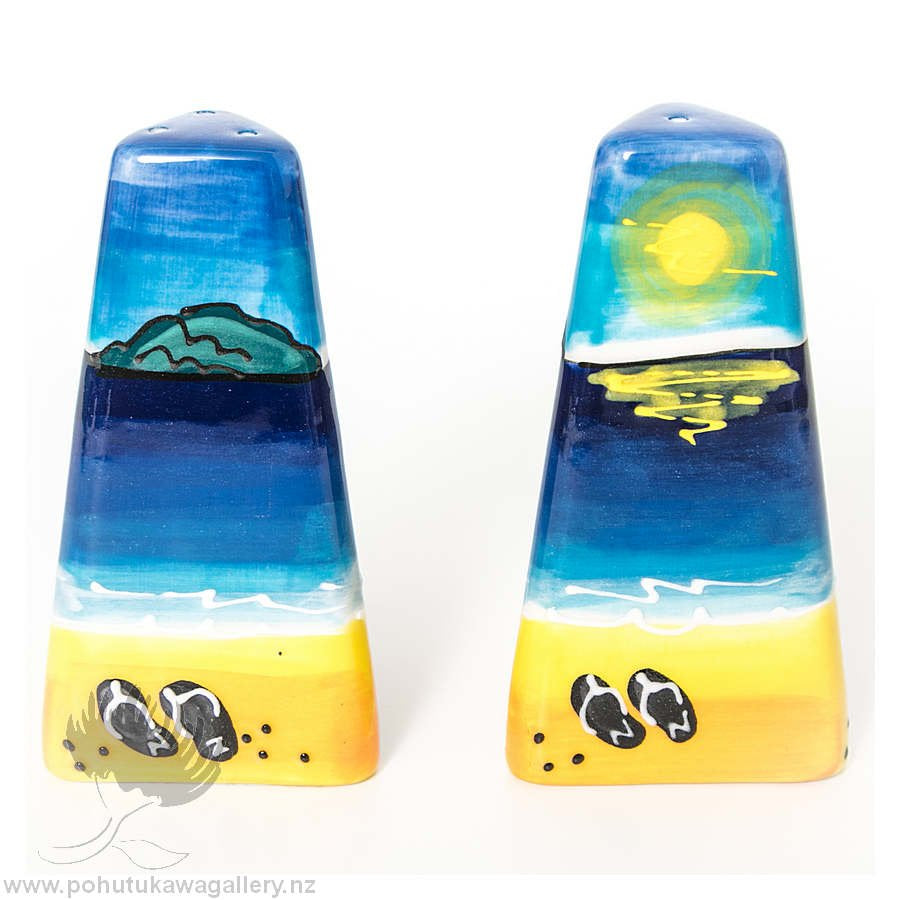 Salt and Pepper Shakers – Pyramid Beach
